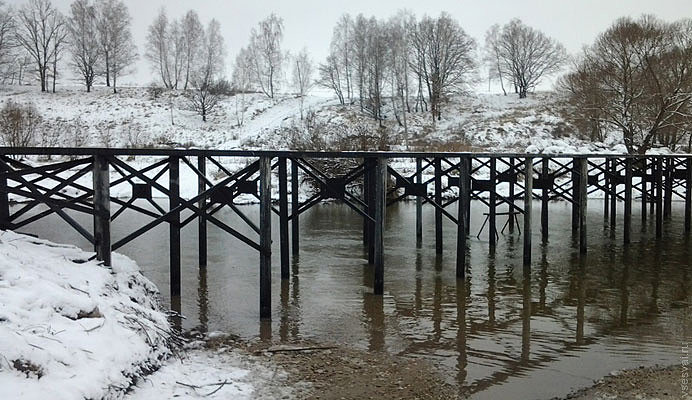 Свайные мосты: надежное решение для преодоления водных преград в каменке от 57107 руб